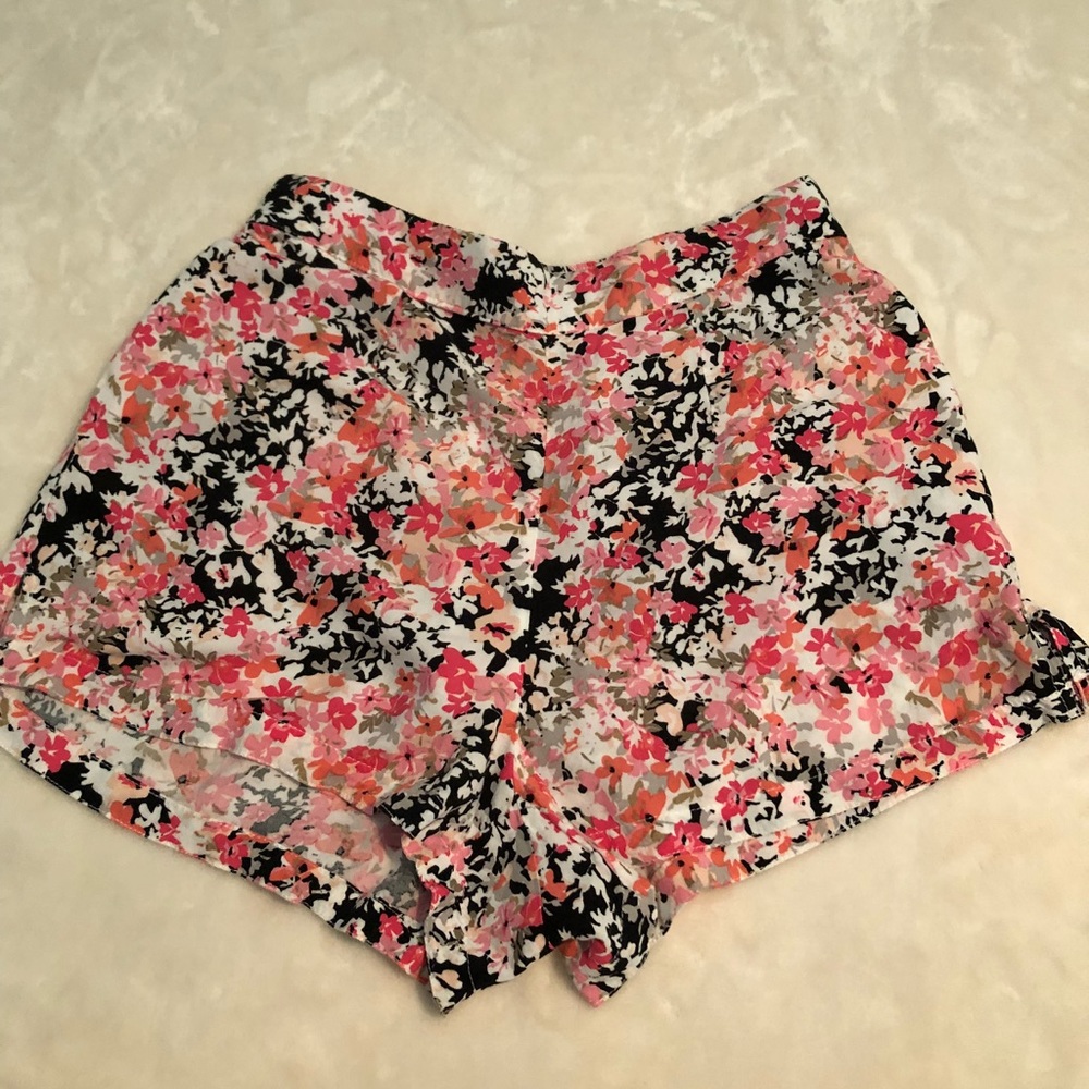 Floral soft shorts